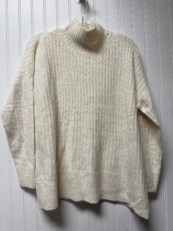 Lightweight purple pullover sweater for travel-Women's Button-Front Pencil Pullovers-Sweater By Loft In Cream, Size: S