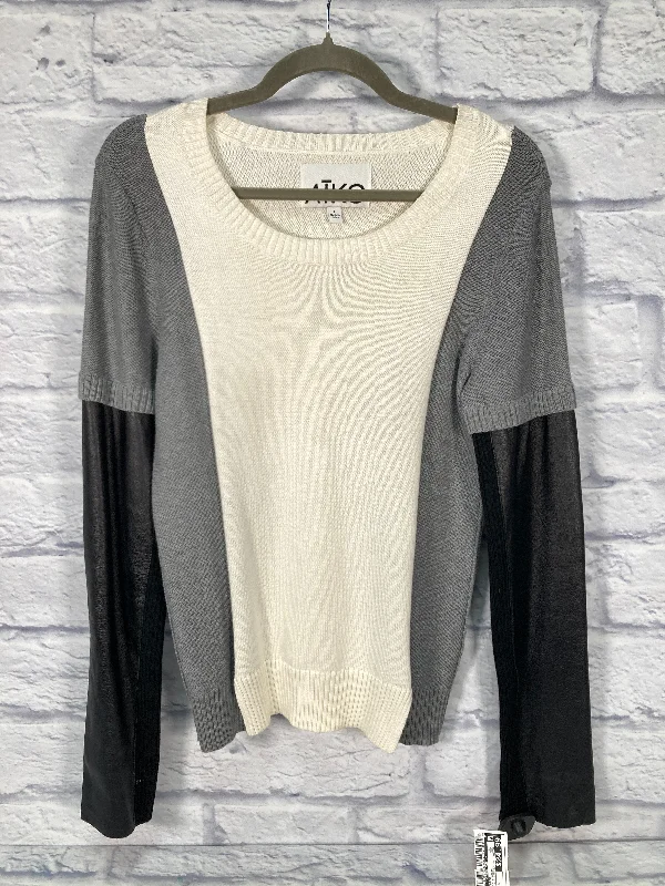 Alpaca V-neck pullover sweater for office-Women's Satin Denim Pullovers-Sweater By Clothes Mentor In Black & Cream, Size: S